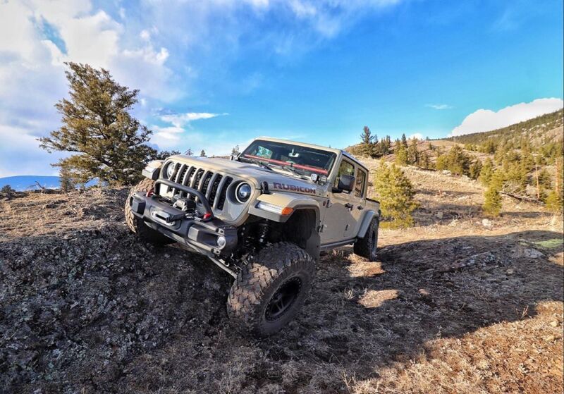 2018-2025 JL Gladiator Oculus Bi-LED Projector Headlights Matte Black 5500K - View 3 | Dirty Garage