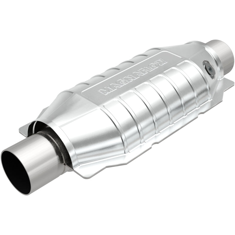 Universal 2.5" Standard Grade Single O2 Catalytic Converter | Dirty Garage