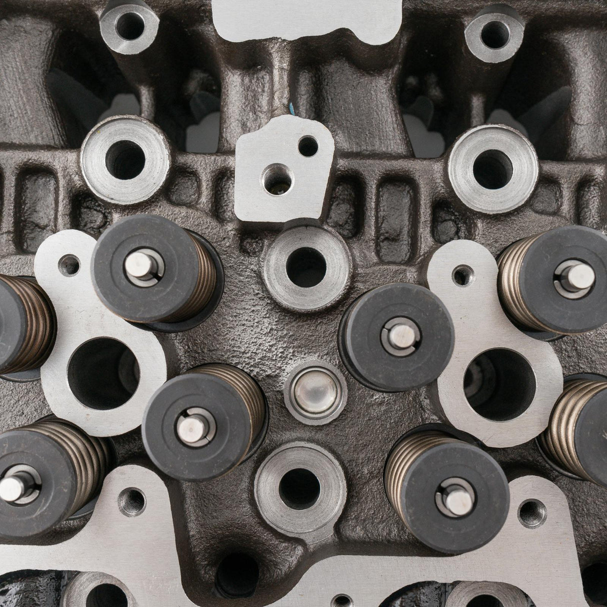 2004-2010 Cylinder Head (One) Cast Iron - 6.6L Duramax 2004.5-2010 LLY/LBZ/LMM Ported - View 6 | Dirty Garage