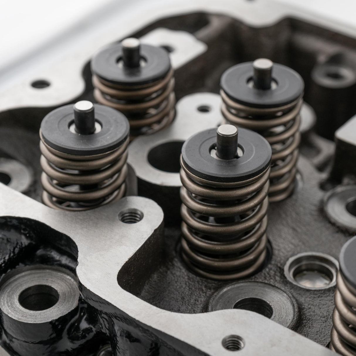 2004-2010 Cylinder Head (One) Cast Iron - 6.6L Duramax 2004.5-2010 LLY/LBZ/LMM Ported - View 8 | Dirty Garage