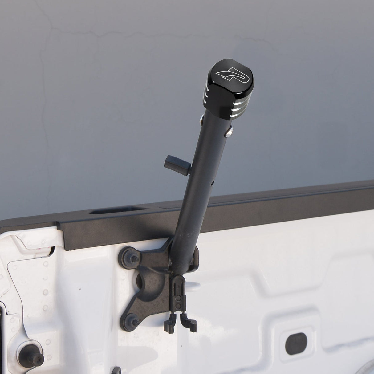 Universal 1500/2500/3500 with MultiPro/Multi-Flex Tailgates Billet Aluminum Tailgate Grab Handle Kit - View 2 | Dirty Garage