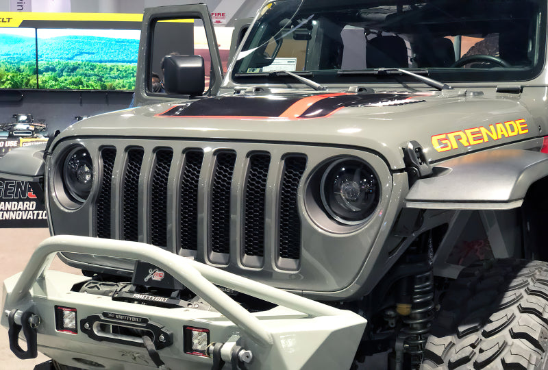 2018-2025 JL Gladiator Oculus Bi-LED Projector Headlights Matte Black 5500K - View 7 | Dirty Garage