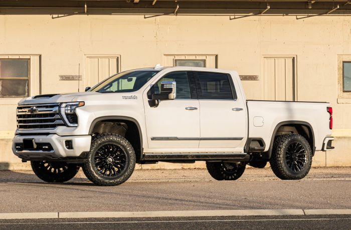 2020-2025 GM HD 2" Front Leveling Kit w/ Forged Torsion Key - View 2 | Dirty Garage