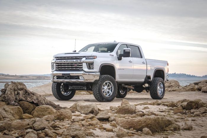 2020-2025 GM HD 8" Lift Kit w/ Falcon 2.1 Shocks - View 3 | Dirty Garage