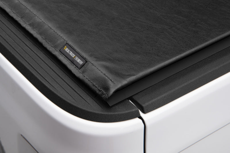 2020-2025 Gladiator 5' Lo Pro Bed Cover - View 4 | Dirty Garage