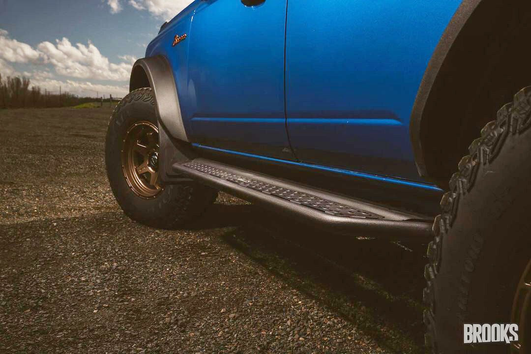 2021-2026 Bronco Dominator Xtreme D6 Side Steps with Rocker Panel Mounting Brackets Kit, Powder Coated (D64129T) | Dirty Garage