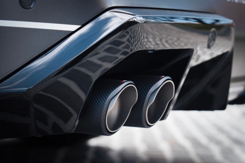2024+ BMW M5 Round Carbon Fiber Tail Pipe Set - View 2 | Dirty Garage