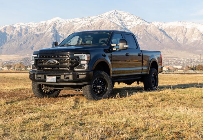 2020-2023 Super Duty Tremor 2.5" SST Lift Kit - View 2 | Dirty Garage