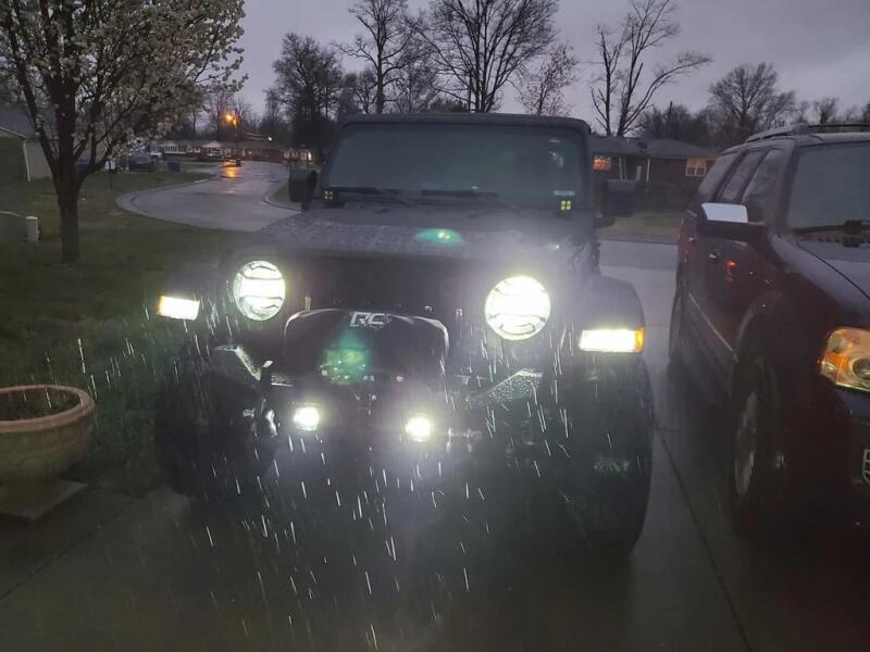 2018-2026 Wrangler JL Sport LED Switchback High Output Can-Bus Amber / White Bulbs - View 6 | Dirty Garage