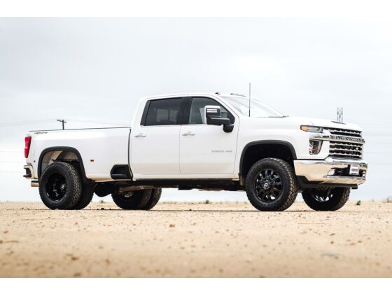 2020-2025 GM HD 3" Performance Leveling Kit w/ Fox 2.0 PS Shocks - View 3 | Dirty Garage