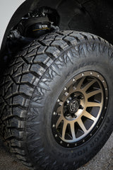 Universal Compression 17x8.5 6x5.5 0mm Offset 4.75" BS 106.1mm Bore Bronze Wheel - View 2 | Dirty Garage