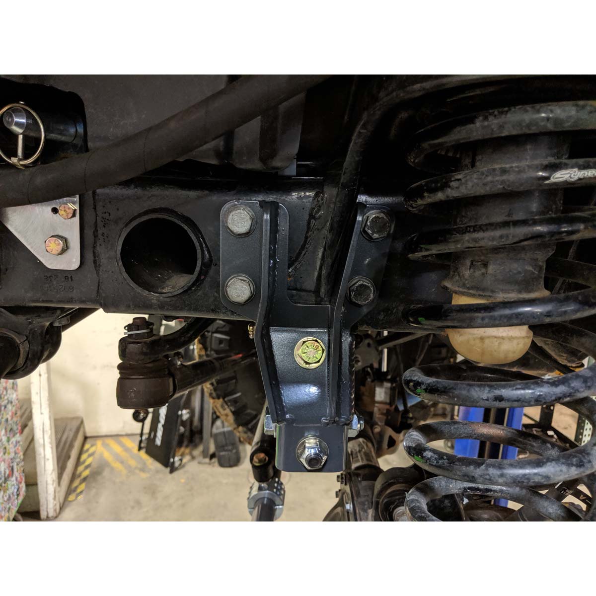 2018 Jeep Front Track Bar w/ Sector Shaft Brace (8869-01)