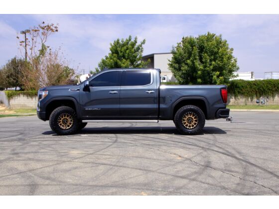2019-2024 GM 1500 3" Elite Ball Joint Leveling Kit W/ Fox 2.5 Elite Performance Series Front and Rear Shocks - View 5 | Dirty Garage