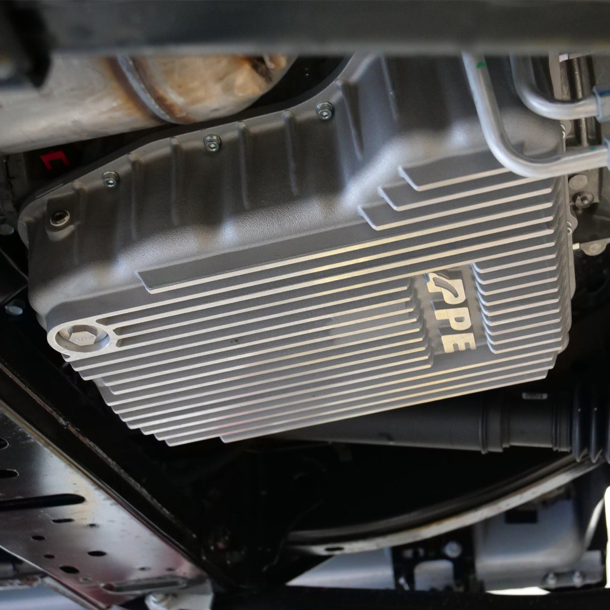 Universal Pickup 2500 w/ 68RFE Transmission Heavy-Duty Cast Aluminum Transmission Pan Raw - View 2 | Dirty Garage