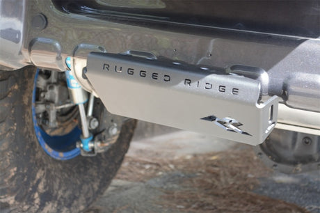 Rugged Ridge 07-23 Jeep Wrangler JK/JKU/JL/JLU & 20-23 Gladiator Hitch Skid Plate 2in. Rec - Tex Blk - View 2 | Dirty Garage