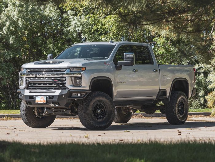 2020-2025 GM HD 8" MAX 3.3 Lift Kit w/ 3.3 Falcon Shocks - View 4 | Dirty Garage