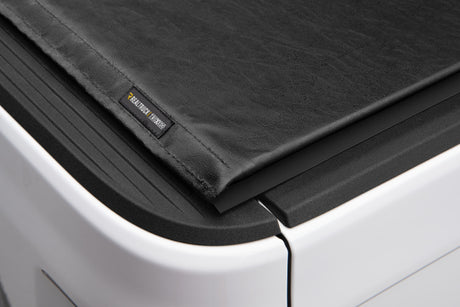 2020-2025 Gladiator 5' Lo Pro Bed Cover - View 4 | Dirty Garage