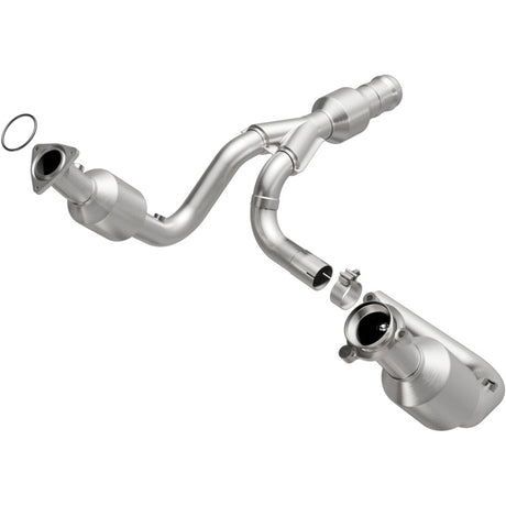 MagnaFlow Converter Direct Fit 2015 GMC Yukon XL V8 6.2L - View 2 | Dirty Garage