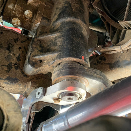 JL/JLU/JT PSC Big Bore Steering Box Brace Sector Shaft Stud Zinc Plated - View 2 | Dirty Garage