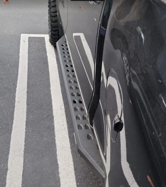 2019-2026 GM 1500/GM HD RB20 Running Boards with Mounting Brackets Kit, Textured Black (69404887PC) | Dirty Garage
