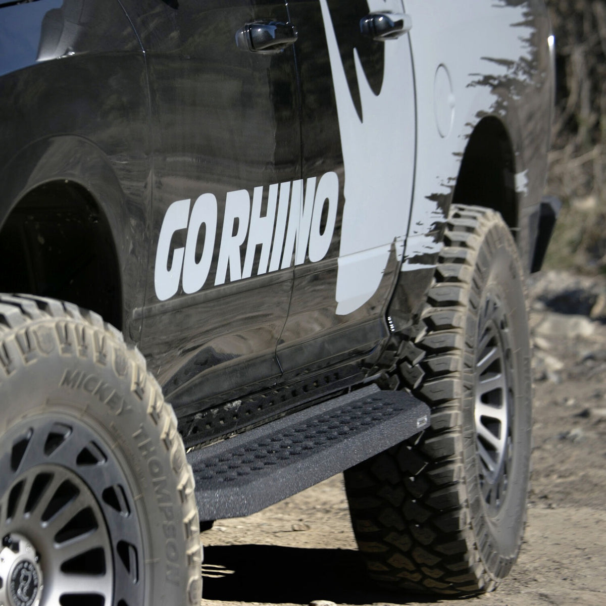 2015-2019 GM HD RB20 Running Boards with Mounting Brackets Kit, Powder Coated (69405187T) | Dirty Garage