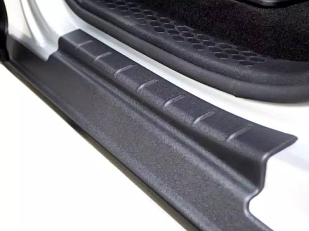 2004-2006 Silverado/Sierra 1500 Crew Cab / 2001-2006 Silverado/Sierra HD Crew Cab Trail Armor Rocker Panel Kit (2874067)